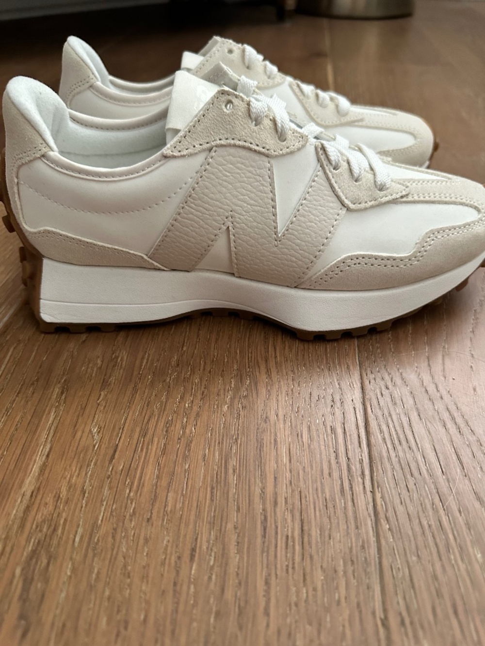 New Balance 327 Sneakers